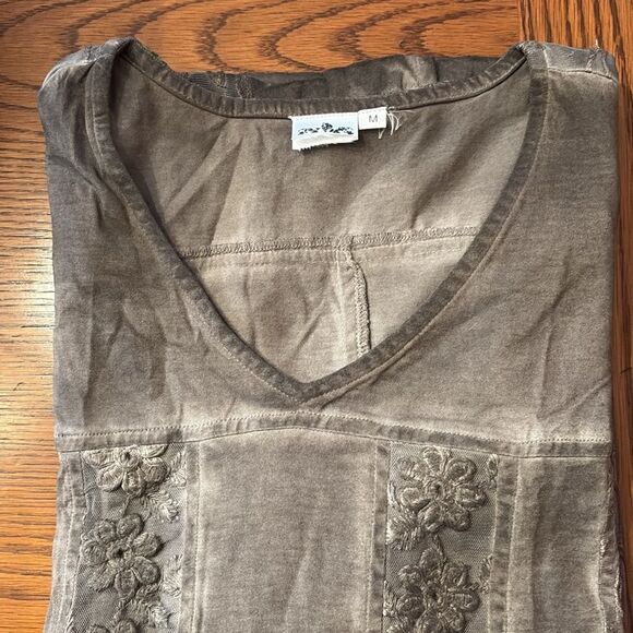 NWOT Parsley and Sage size medium olive green shirt, very beautiful and soft - Picture 9 of 9
